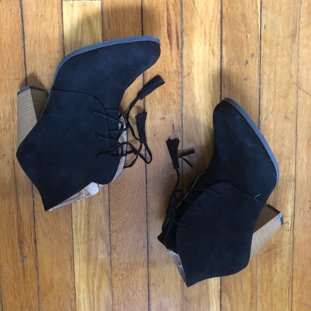 💜Black suede tassel booties